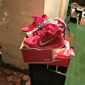 Nike  Kyrie Red